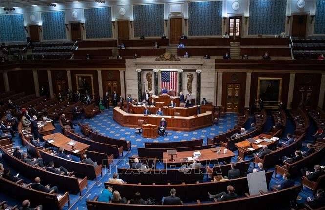 Quốc hội Mỹ đạt thỏa thuận tránh nguy cơ vỡ nợ 